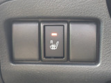 シートヒーター装備付き車!!座席に埋め込まれた電熱線によりシートを暖めることが出来る装備で、温められたシートは、寒い冬には最適です!!
