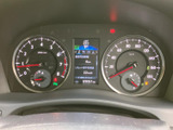 視認性の高いメーター類は、運転に必要な情報を的確に伝えます。運転に集中できる、シンプルなデザインです。