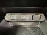 シガーソケット用の充電器が使用可能です!