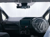 落ち着いたカラーの内装で、ゆったりと運転したい方に。