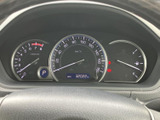 視認性の高いメーターで、運転に必要な情報を的確に把握できます。運転に集中できる、シンプルなデザインも魅力です。安全運転をサポートします。