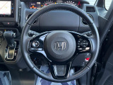 【純正革巻きステアリング】上質な革を使用することで、手にしっかり馴染みとても運転しやすいハンドルです♪