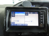 ナビは純正品。フルセグテレビ・CD・DVD・Bluetooth・SDオーディオ対応。