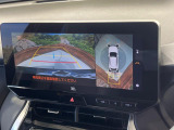 【パノラミックビューモニター】専用のカメラにより、上から見下ろしたような視点で360度クルマの周囲を確認することができます☆縦列駐車や幅寄せ時に活躍してくれます♪