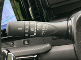 雨天時でもクリアな視界を確保できるワイパーレバーです。操作も簡単で、運転に集中できます。フロントガラスを清潔に保ちます。