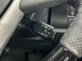 高速道路で便利な【クルーズコントロール】も装着済み。アクセルを離しても一定速度で走行ができる装備です。加速減速もスイッチ操作でOKです。