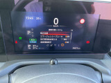 見やすいメーターまわりがドライブをサポート致します。