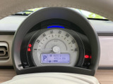 視認性の高いメーター類が、運転に必要な情報を的確に伝えます。運転に集中できる、シンプルで機能的なデザインです。