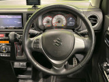 【純正革巻きステアリング】上質な革を使用することで、手にしっかり馴染みとても運転しやすいハンドルです♪