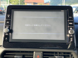 使いやすいインターフェースで、運転中でも操作しやすい設計です。快適なドライブをサポートする頼もしい相棒です。