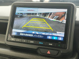 バックカメラが装備されており、後方の安全確認はもちろんのこと狭い場所での駐車や雨の日・夜間など視界の悪いコンディションでのストレスの軽減にもなります!