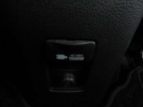 便利なアクセサリーコンセント(AC100V・1500W)を装備。ハイブリッドカー特有の大容量の電気エネルギーによりアウトドアシーンや停電などの非常時にとても便利な機能