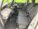 運転しやすいよう、操作系がまとめられた空間。直感的に操作でき、安全運転をサポートします。快適な運転環境です。