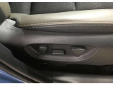 パワーシート搭載。微妙な調整が手軽にでき、最適なポジションで運転することが可能です。