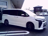 <中古車もトヨタのお店で>納車前にしっかりとお車の点検をさせていただきます。トヨタに自動車整備のプロにプロにお任せください!