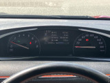 視認性の高いメーター類で、運転状況を的確に把握できます。運転に必要な情報を分かりやすく表示し、安全運転をサポートします。