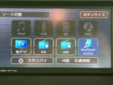 多彩な再生機能で、お気に入りの音楽を楽しめます。直感的な操作で、簡単に楽曲を選べます。