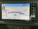 明るく見やすい地図表示で、運転中の視認性を高めます。スムーズなルート検索で、どこへでも快適にお出かけいただけます。