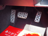 滑りにくく操作性に優れたアルミペダル搭載!
