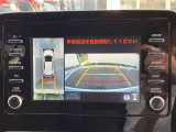 【全周囲モニター】フロント+サイド+バックにカメラが装着されています。車庫入れが苦手な方もこれがあれば安心ですね。