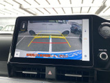 後方確認をサポートするモニターは、駐車時や狭い道での運転に役立ちます。安全運転をサポートする頼もしい機能です。