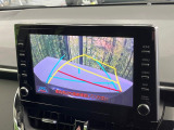 【バックカメラ】駐車時に後方がリアルタイム映像で確認できます。大型商業施設や立体駐車場での駐車時や、夜間のバック時に大活躍!運転スキルに関わらず、今や必須となった装備のひとつです!