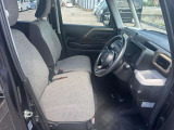 エンジンルームも綺麗に洗浄してから納車致します。普段あまり見ることが無い箇所だからこそ綺麗だと感動しますよね(*&acute;▽`*)