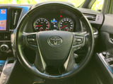 握りやすいステアリングは、運転操作をスムーズにします。快適なドライビングフィールを追求した設計です。