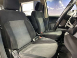 運転席も広々としており運転しやすい環境を実現しています☆