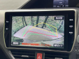 【バックカメラ】駐車時に後方がリアルタイム映像で確認できます。大型商業施設や立体駐車場での駐車時や、夜間のバック時に大活躍!運転スキルに関わらず、今や必須となった装備のひとつです!