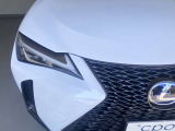 【三眼LEDヘッドライト】とにかくカッコイイ。スタイリッシュな見た目の三眼LEDヘッドライトを装備♪スタイルだけでなく、夜間の走行も視界良好で安心してお乗りいただけます