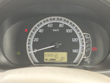 運転に必要な情報をわかりやすく表示するメーターパネル。視認性に優れ、運転に集中できる環境を提供します。走行状況を的確に把握できます。