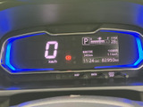 視認性の高いメーターで、速度や燃料残量などを確認しやすいです。運転に必要な情報を一目で把握できます。