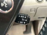 高速道路で便利な【クルーズコントロール】も装着済み。アクセルを離しても一定速度で走行ができる装備です。加速減速もスイッチ操作でOKです。