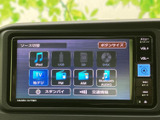CD、USB、Bluetoothなど、多彩なソースに対応。お好みの音楽で快適なドライブを演出します。長距離移動も楽しく過ごせる機能が満載です。