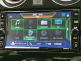多彩な機能を搭載したモニター画面です。様々な情報を表示でき、運転をサポートします。快適なカーライフを演出してくれるでしょう。