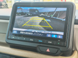 バックカメラが装備されており、後方の安全確認はもちろんのこと狭い場所での駐車や雨の日・夜間など視界の悪いコンディションでのストレスの軽減にもなります!