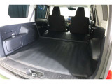 後部座席を倒せば、大きな荷物もOK♪