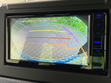 停車中には、TV番組やDVDをお楽しみいただけます。長距離移動や待ち時間も快適に過ごせる便利な機能です。リラックス空間を演出します。