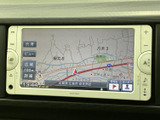 見やすい地図表示で、目的地までスムーズに案内してくれます。ドライブ中の道に迷う心配もありません。