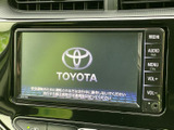 使いやすいインターフェースで、快適なドライブをサポート。音声操作機能も搭載し、安全運転に貢献します。お気に入りの音楽を楽しみながら、目的地へ。