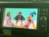 停車中には、テレビや動画をお楽しみいただけます。長距離移動の休憩時間に、リラックスした時間を過ごせるのが魅力です。快適なドライブをサポートします。