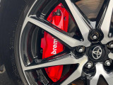【ブレンボ製キャリパー】ハイパワー車両には強力なブレーキが必須!世界のスーパーカーにも採用されるイタリアの高級メーカー「ブレンボ」を装着!色鮮やかなキャリパーがスポーティな印象を引き立てます♪