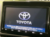 【純正9型ナビ】人気の純正ナビを装備しております。ナビの使いやすさはもちろん、オーディオ機能も充実!キャンプや旅行はもちろん、通勤や買い物など普段のドライブも楽しくなるはず♪