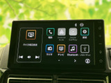大型の画面で、運転に必要な情報を分かりやすく表示。ナビゲーションシステムで、スムーズな移動をサポートします。運転の安全性を高めます。
