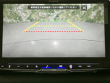 後方視界をサポートするモニターが搭載。狭い場所での駐車や、車庫入れも安心です。安全運転をサポートする頼もしい機能が備わっています。
