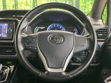 【純正革巻きステアリング】上質な革を使用することで、手にしっかり馴染みとても運転しやすいハンドルです♪