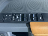 ボタン一つで自分好みの運転位置を一瞬で再現します!シートや鏡の位置を記憶できるので、家族で運転を交代してもすぐにベストな姿勢に戻せます。細かく電動調節でき、長距離ドライブでも疲れず快適です。