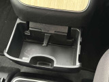 ドリンクホルダーがあるのはとっても便利!折りたたむとコンパクトに収納できるのも高ポイントです♪