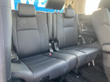 3列目シートも快適な空間を確保。人数が多いシーンでも活躍します。いざという時の荷物スペースとしても便利です。